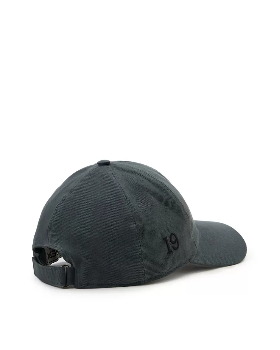 Fashion Baseball Cap With Contrasting Logo Hats